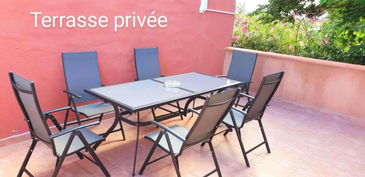 Le Barcares Logement Climatise Pour 6 Personnes, Draps Et Serviettes Non Fournis Air-Conditioned Accommodation For 6 People, Sheets And Towels Not Provided Alojamiento Con Aire Acondicionado Para 6 Personas, Sabanas Y Toallas No Incluidas Eksteriør billede