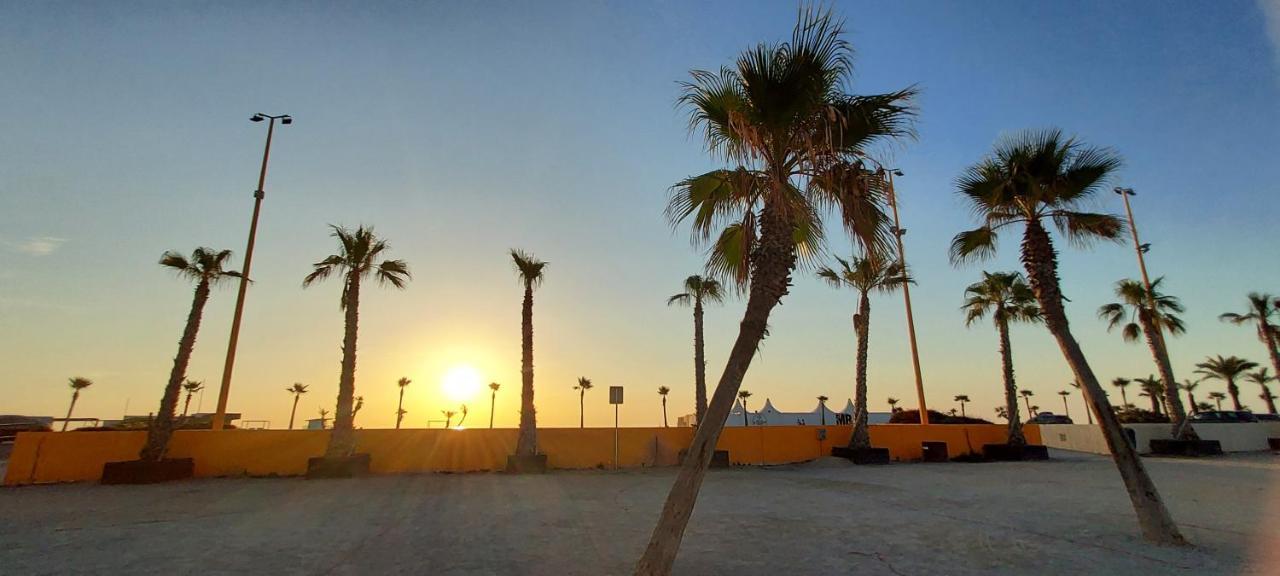 Le Barcares Logement Climatise Pour 6 Personnes, Draps Et Serviettes Non Fournis Air-Conditioned Accommodation For 6 People, Sheets And Towels Not Provided Alojamiento Con Aire Acondicionado Para 6 Personas, Sabanas Y Toallas No Incluidas Eksteriør billede